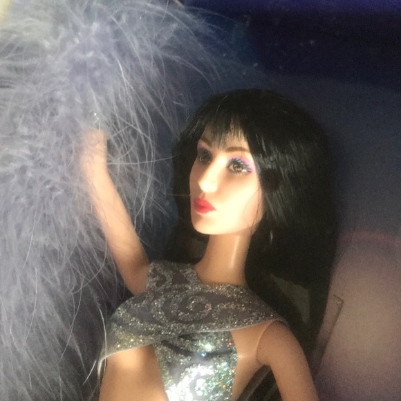 Cher timeless treasure Barbie - Picture 3 of 16